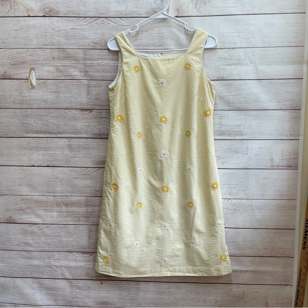 VINTAGE TALBOTS SEERSUCKER DRESS WITH EMBROIDERED DAISIES